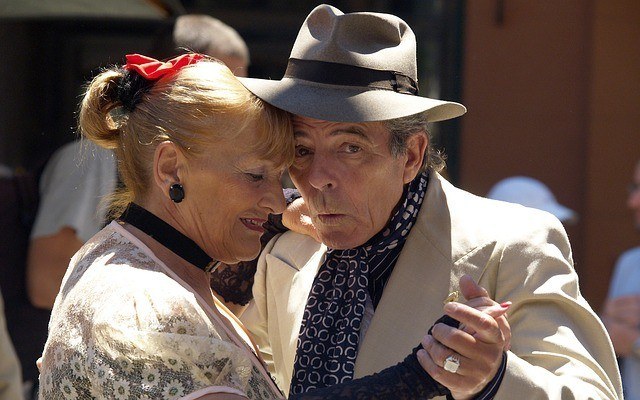Aging Gracefully: Expert Tips for a Vibrant and Fulfilling Life