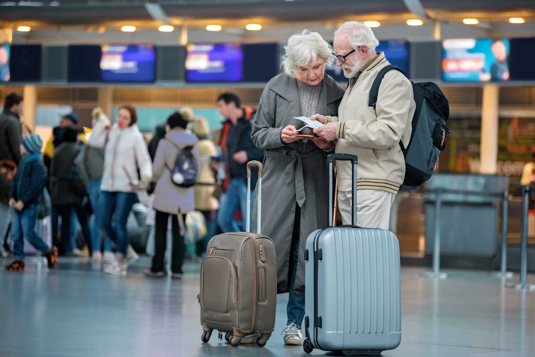 Stress-free Senior Travel Trends - Staying Safe, Mobile, and Comfortable While Traveling